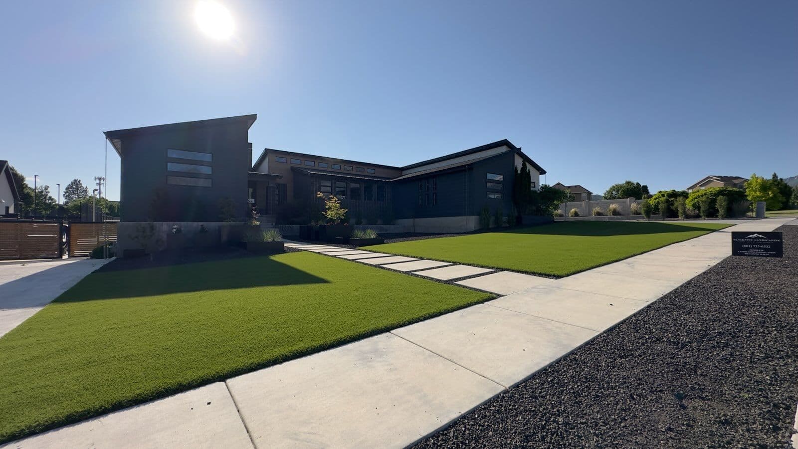 Gallery photos for Modern Landscape Makeover in Our City: Image #2